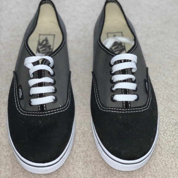 black and gray vans - Picture 2 of 2